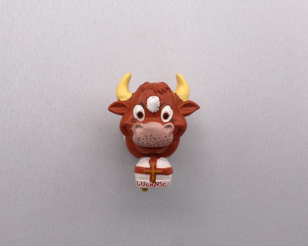 MAGNET RESIN COW HEAD ON SPRING