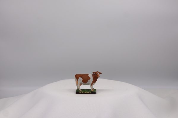 MODEL SMALL GUERNSEY COW